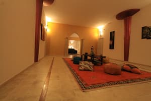 thumbnail: Lobby sitting area