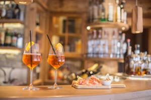 thumbnail: Bar (on property)