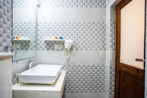 thumbnail: Bathroom