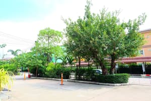 thumbnail: Exterior