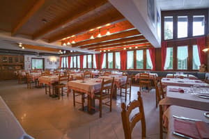 thumbnail: Restaurant