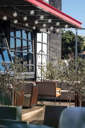 thumbnail: Restaurant