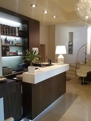 thumbnail: Interior entrance