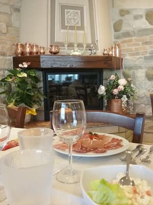 thumbnail: Dining