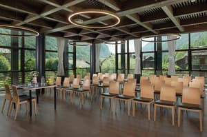 thumbnail: Business center