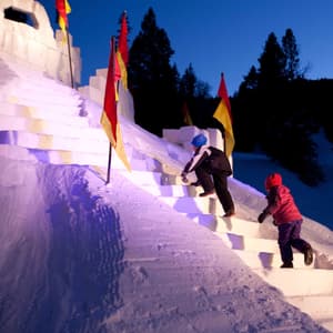 thumbnail: Skiing