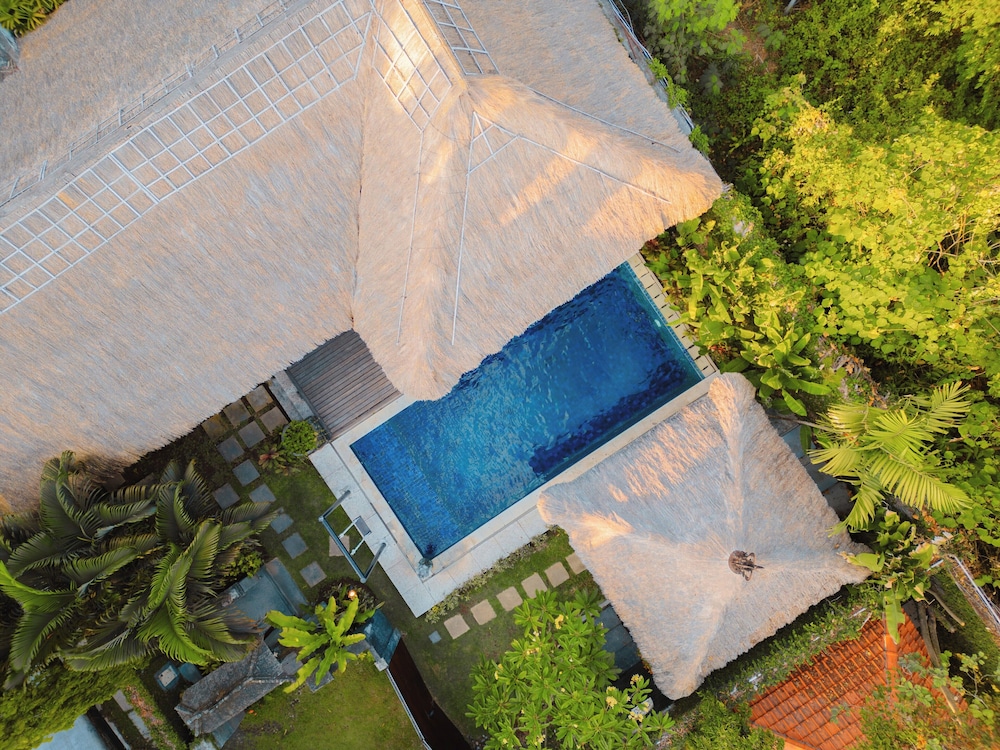 Private pool