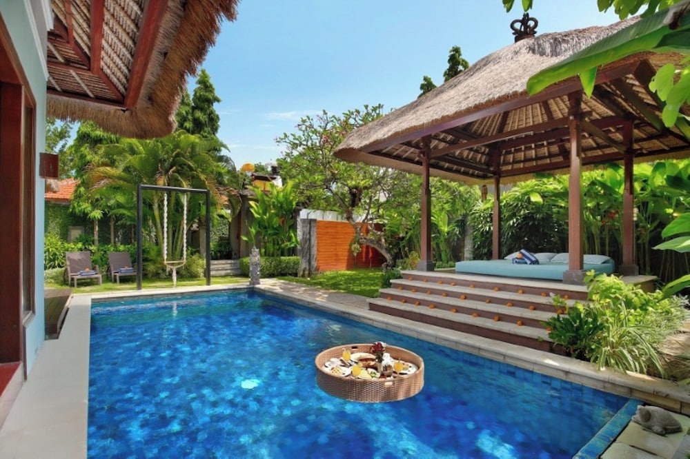 Private pool