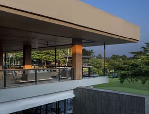 thumbnail: Bar (on property)