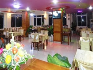 thumbnail: Restaurant
