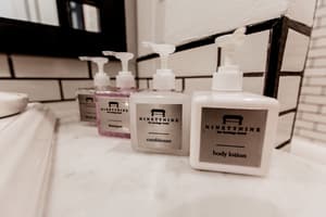thumbnail: Bathroom amenities