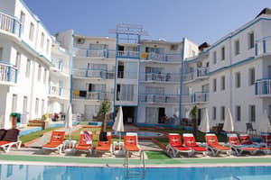thumbnail: Front of property