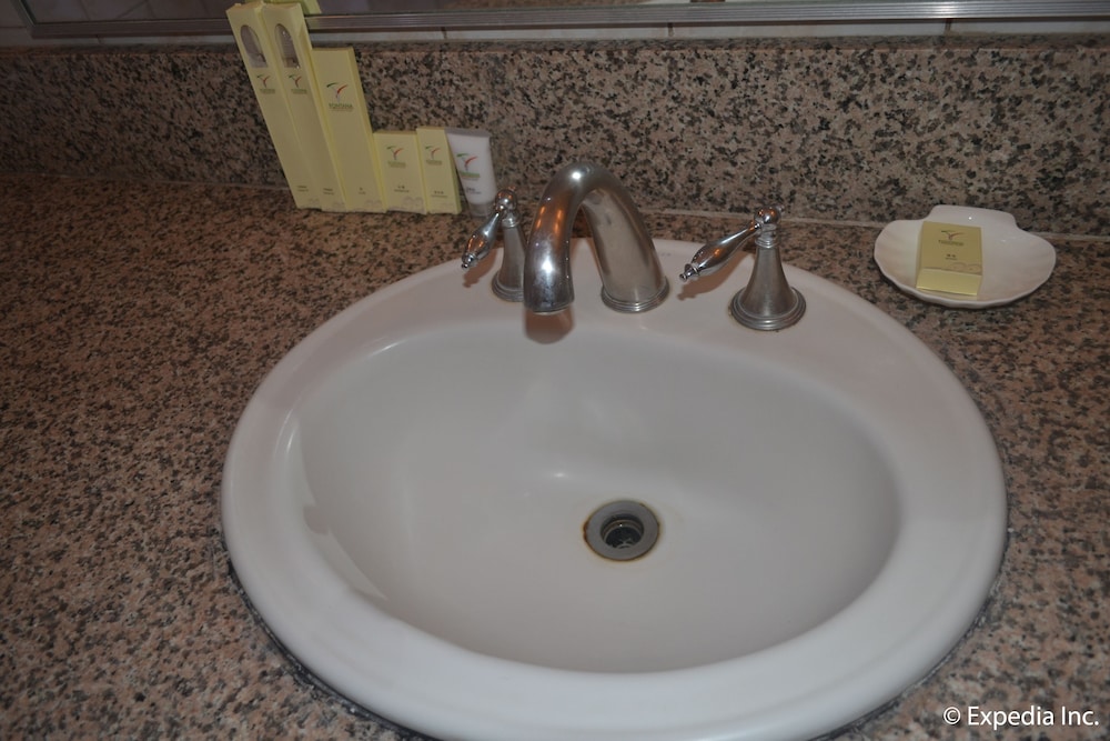 Bathroom sink