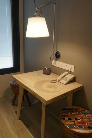 thumbnail: In-room business center