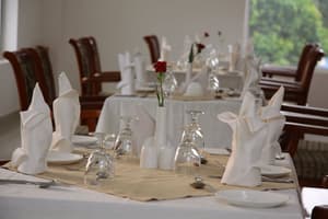 thumbnail: Family dining