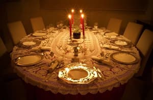 thumbnail: Couples dining