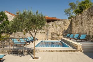 thumbnail: Outdoor pool