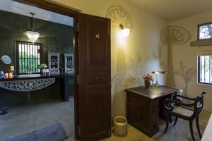 thumbnail: Interior detail