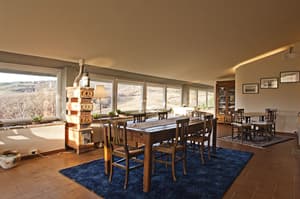 thumbnail: In-room dining