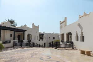 thumbnail: Exterior detail
