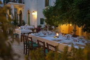 thumbnail: Outdoor dining