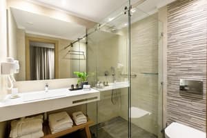 thumbnail: Bathroom shower