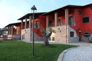 thumbnail: Exterior