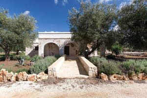 thumbnail: Property entrance