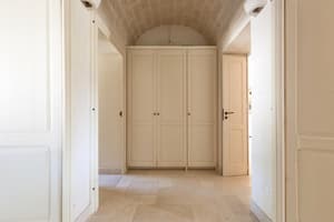 thumbnail: Interior