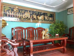 thumbnail: Lobby sitting area