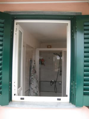 thumbnail: Exterior detail
