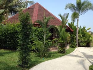 thumbnail: Property grounds
