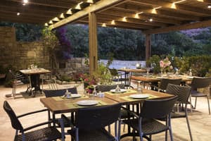 thumbnail: Outdoor dining