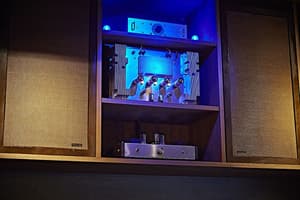 thumbnail: Lobby