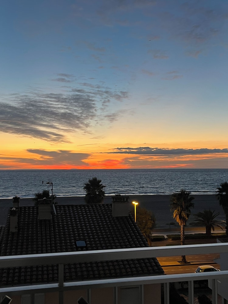 Beach/ocean view