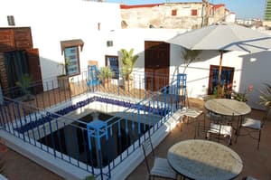 thumbnail: Outdoor dining