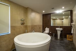 thumbnail: Bathroom