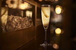 thumbnail: Bar (on property)