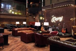 thumbnail: Bar (on property)