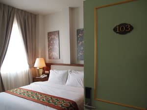 thumbnail: Room
