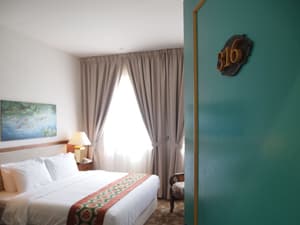 thumbnail: Room