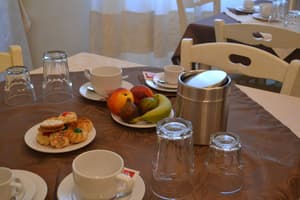 thumbnail: Breakfast area