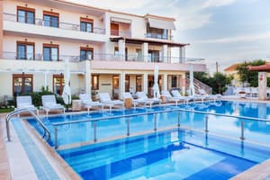 thumbnail: Front of property