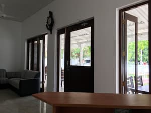 thumbnail: Interior entrance