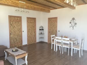 thumbnail: In-room dining