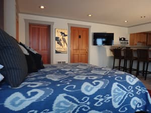 thumbnail: Interior
