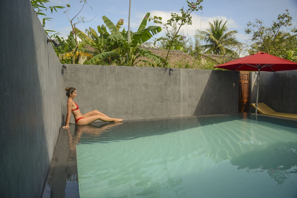 Private pool