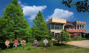 thumbnail: Exterior