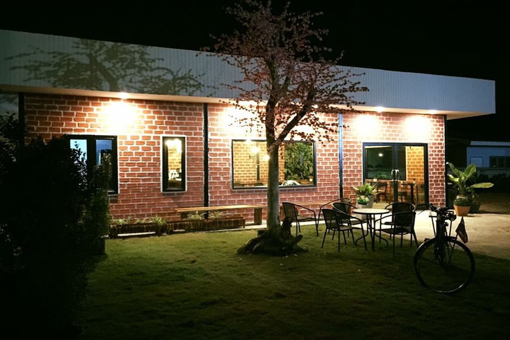 Primary image