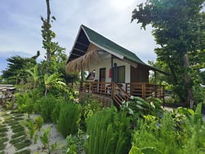 thumbnail: Front of property